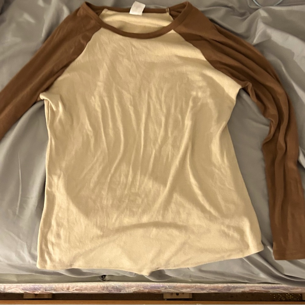 I am selling a shirt from shein and the size is on xL